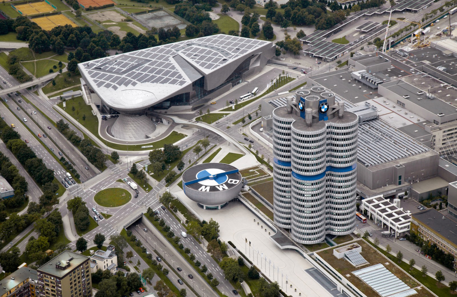 P90073684