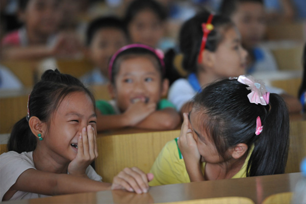 Call social attention to quality education in rural areas