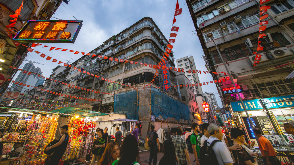 应用批判性思维分析法分析夜间经济的发展及影响